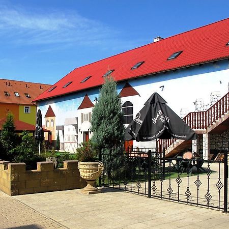 Hotel U Lisky Hostka  Exterior foto